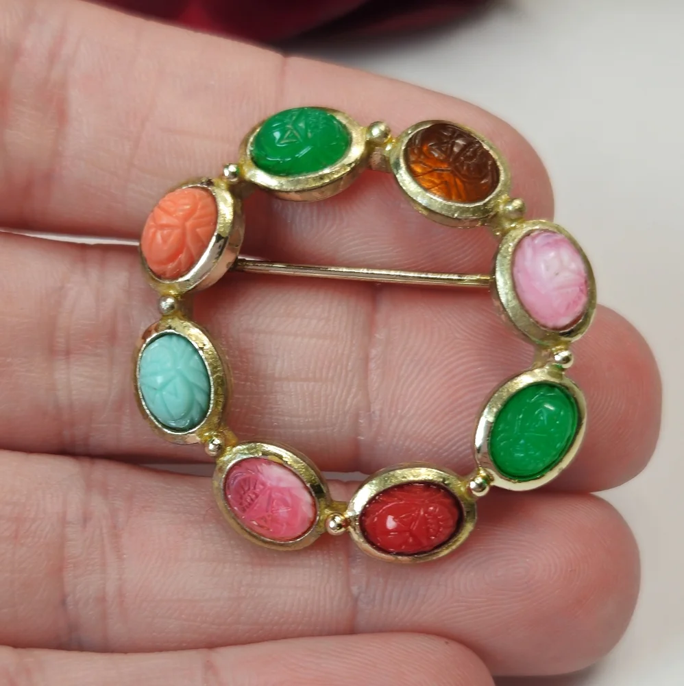 Vintage Multi Gemstone Scarab Round Gold Tone Brooch